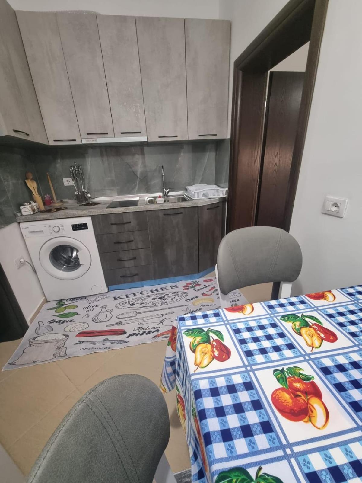 Vila Megi-Rent Room Vlorë Exteriér fotografie